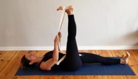 Supta Padangusthasana (Hand zum Fuss-Haltung)